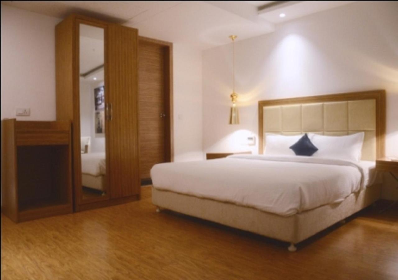 Hotel Amora - Rajnandgaon Raj Nandgaon Exterior photo